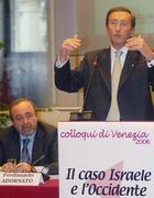 Il leader di An, Gianfranco Fini, a Venezia (Ansa)